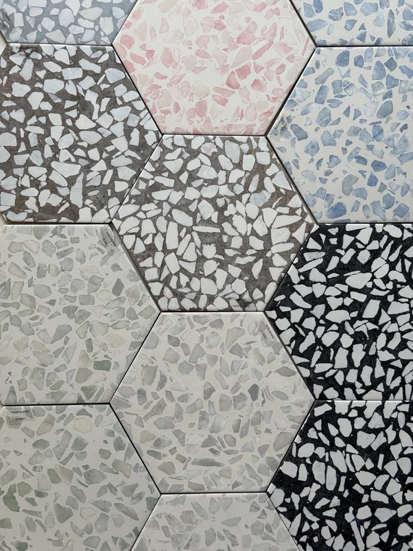 Riazza Hexagon Nero 23,2x26,7 cm